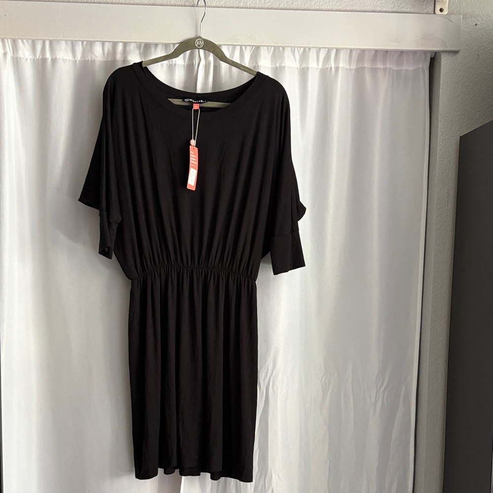 Elegant Black Midi Dress